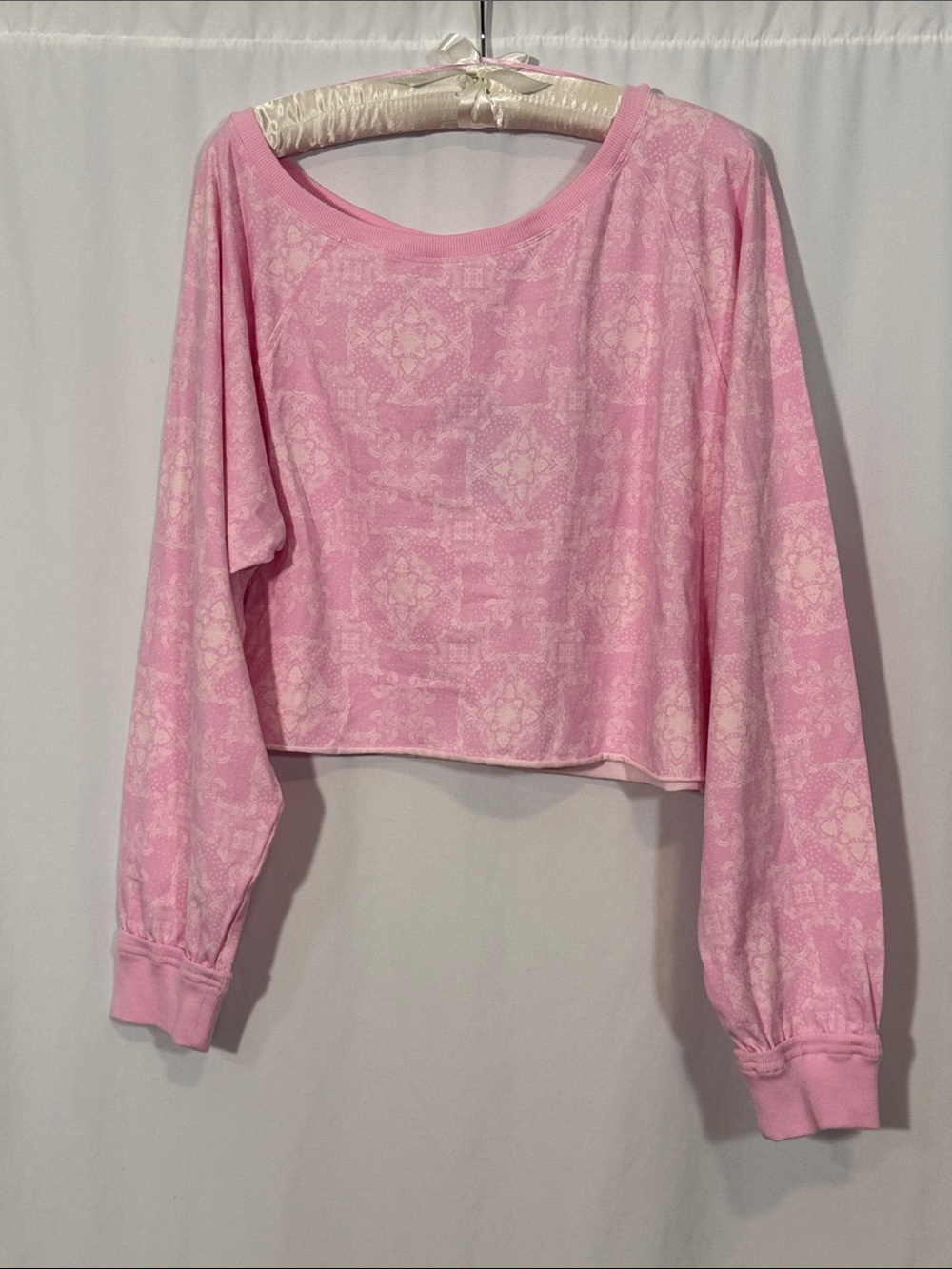 JoyLab Pink Patterned Long-Sleeve Crop Sweatshirt